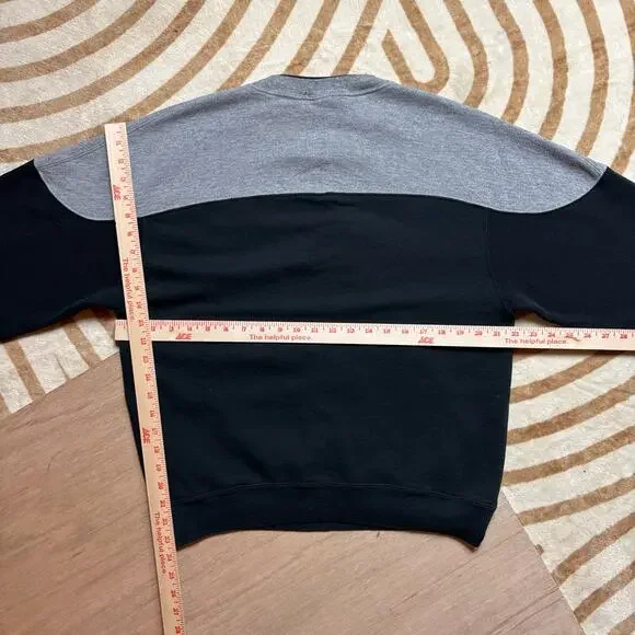 VINTAGE RUSSELL ATHLETIC • MADE IN USA COLOR-BLOCK SWEATSHIRT - Picture 3 of 3